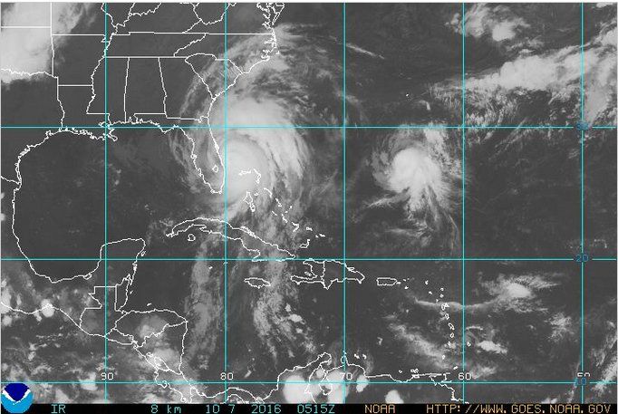Los Huracanes Matthew Y Nicole Coinciden Muy Cerca En El Atlántico Norte