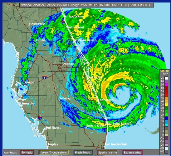 Estructura de ecos de precipitación radar de Matthew en las costas de Florida Estructura de ecos de precipitación radar de Matthew en las costas de Florida. Nótese su ojo a la derecha de la imagen. Fuente NOAA.
