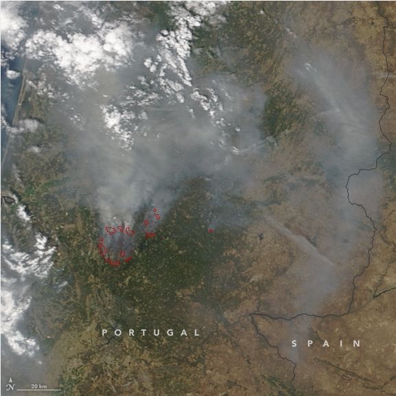 Los Incendios Forestales Iluminan La Noche De Portugal Los Incendios Forestales Iluminan La Noche De Portugal