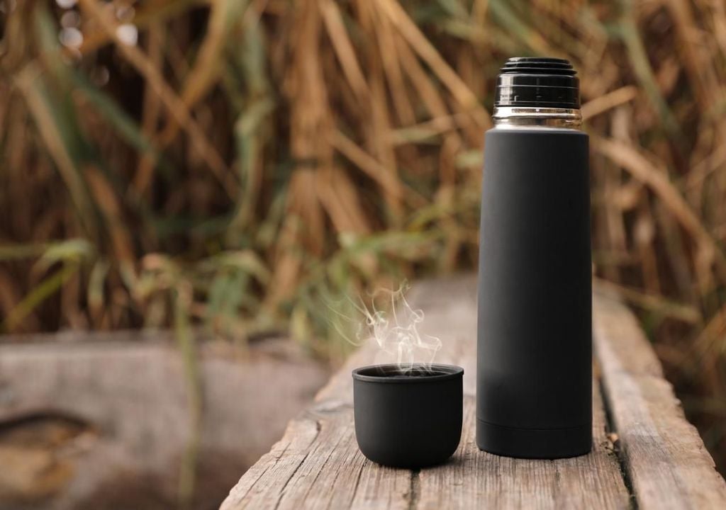 Antes de comprar verifica qué es lo que necesitas, un termo para llevar bebidas calientes o frías o ambas