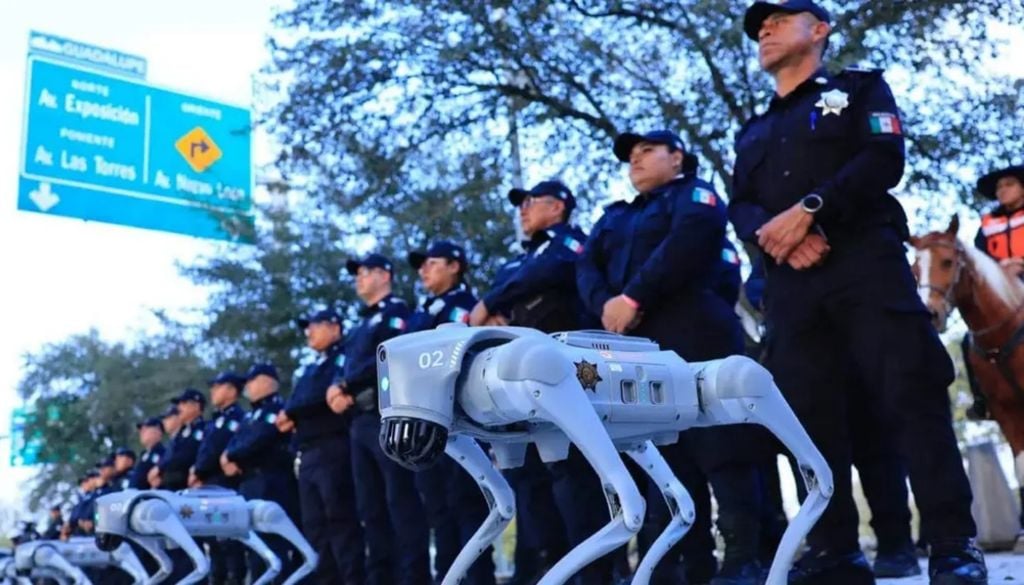 Las autoridades incorporaron cuatro unidades K9-X para reforzar la estrategia de vigilancia en las inmediaciones del Estadio Monterrey.