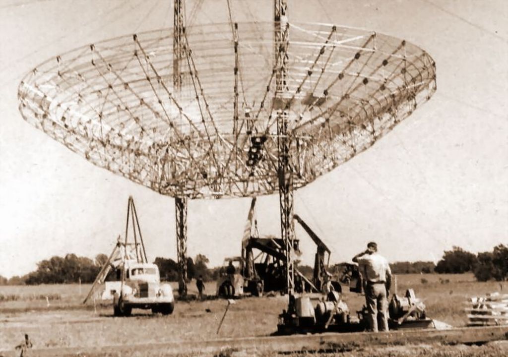 Montaje de las antenas del IAR