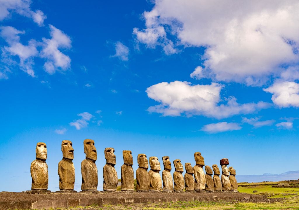 Moais en Isla de Pascua. Moais en Isla de Pascua.