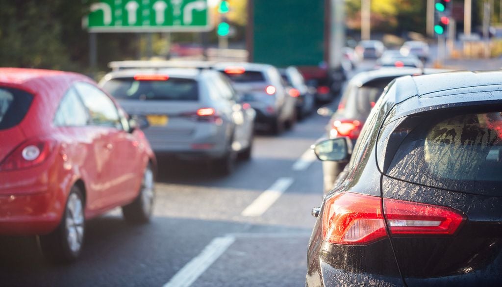 Lo stop-and-go è un sistema che non rispetta l’ambiente, anche se può sembrare controintuitivo.