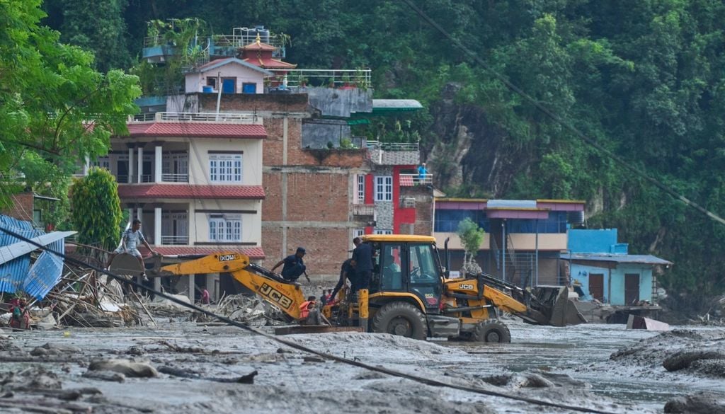 Nepal Tibet Himalaya Alud Glaciar colapso desastre inundación sismógrafos Tras el desprendimiento, el material desplazado desencadenó una gigantesca inundación.