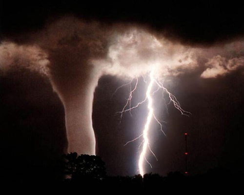 Los Tornados Y El Viento En Los 500 M Más Bajos
