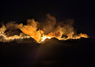 The winds of Santa Ana fuel the fires in Southern California, there are more than a hundred destroyed structures