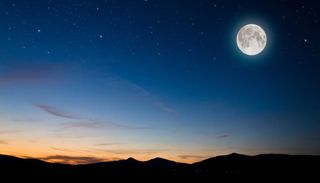 &lsquo;Lua Cheia das Flores&rsquo;: saiba como ver o fen&ocirc;meno que vai iluminar o c&eacute;u em maio