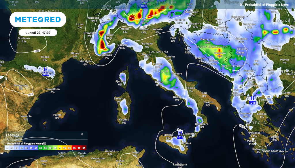 ECMWF vede alta probabilità di pioggia un po' tutti i pomeriggi sulle Alpi e localmente in Appennino: non deve stupire, l'orografia favorisce l'innesco dei temporali termoconvettivi che diventano cosi di tipo orografico.