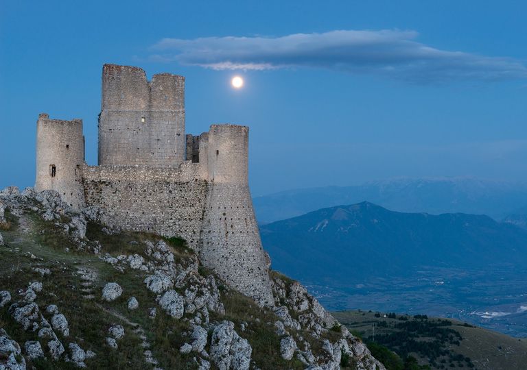Luna piena, eclissi di Sole e cambio d'ora: eventi importanti ad ottobre! Luna piena, eclissi di Sole e cambio d'ora: eventi importanti ad ottobre!