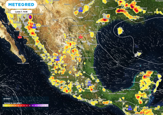 Lunes con lluvias intensas de hasta 100 mm en los estados de Oaxaca y Chiapas, gracias a las ondas tropicales 9 y 10