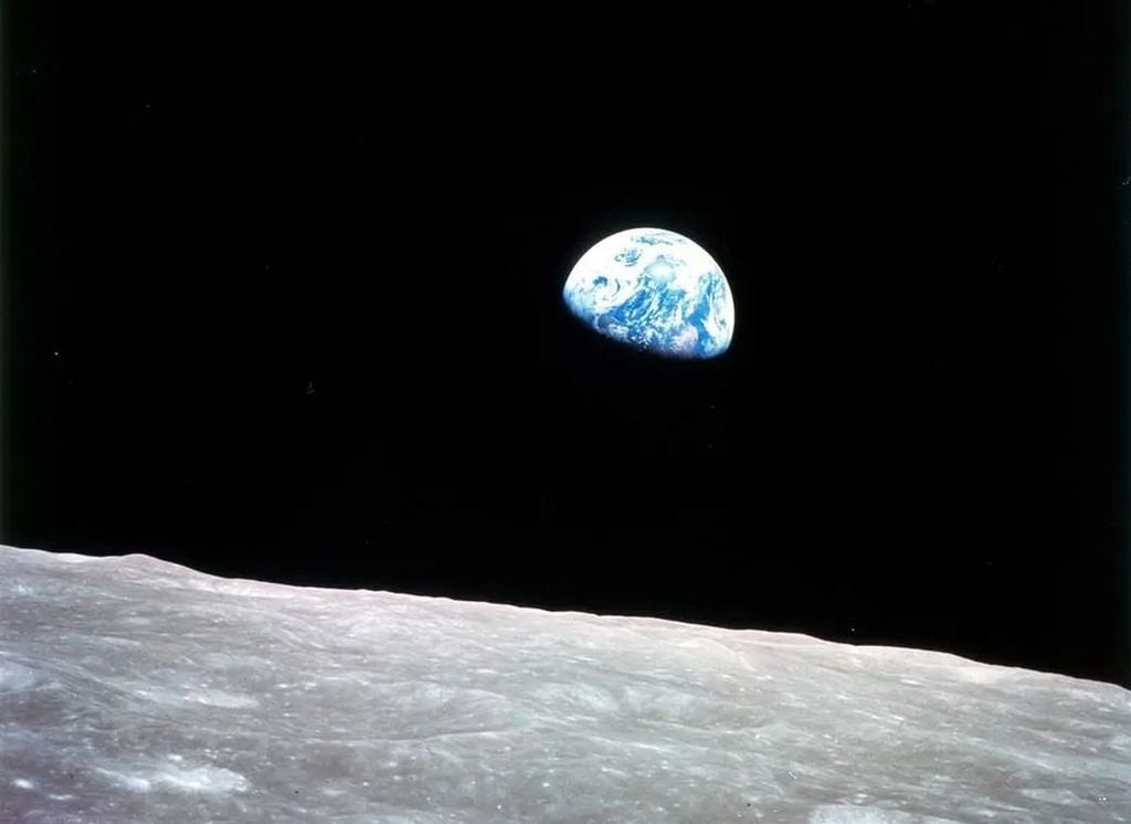 Tierra sobre la luna Tierra sobre la luna