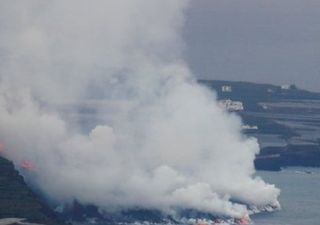 Lava del Cumbre Vieja llega finalmente al mar