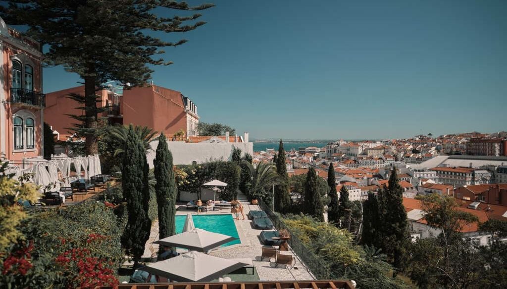 Maio ainda engana, mas o verão já espreita. Foto: Torel Palace Lisbon