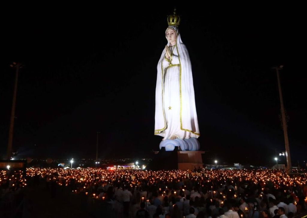 estátua Nossa Senhora de Fátima em Crato estátua Nossa Senhora de Fátima em Crato