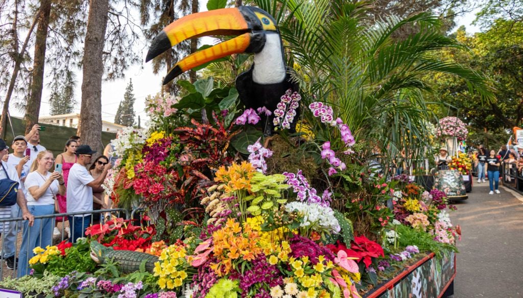 Desfile na Parada das Flores em edição anterior da Expoflora em Holambra (SP). Crédito: Divulgação.