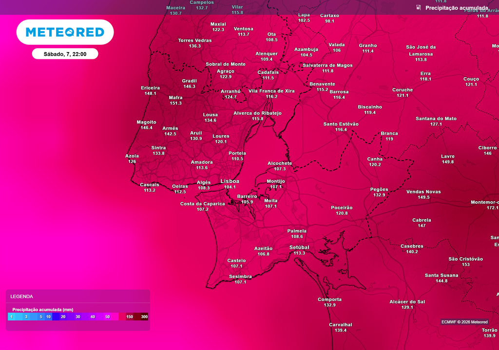 A tonalidade rosa intensa indica precipitação acumulada extrema, com valores muito elevados na região de Lisboa e Península de Setúbal, resultado de vários dias consecutivos de chuva persistente.