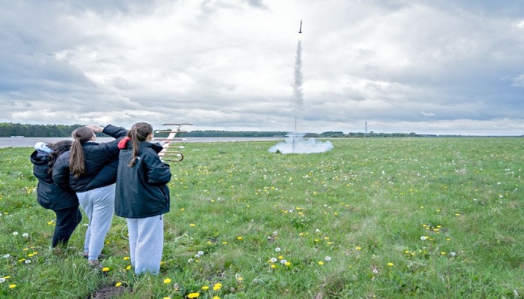 O CanSat desafia, todos os anos, alunos do ensino secundário a desenvolver, montar e lançar um microssatélite do tamanho de uma lata de refigerante. Foto: UK Can Sat