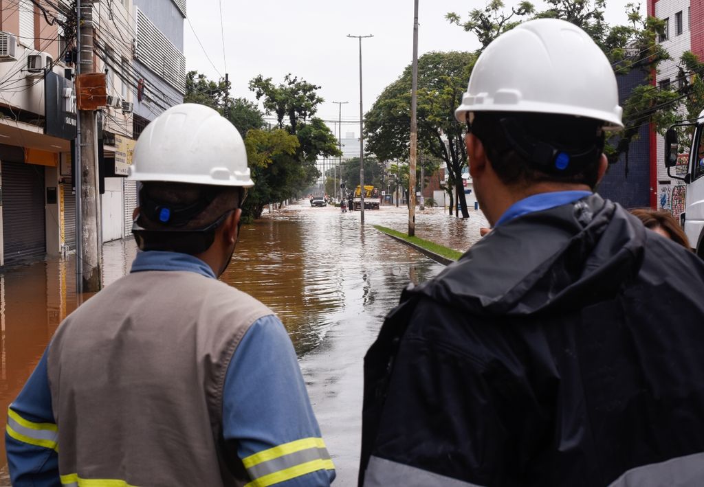 A previsão de chuvas intensas na região Sul deve agravar a situação do Rio Grande do Sul nos próximos dias.