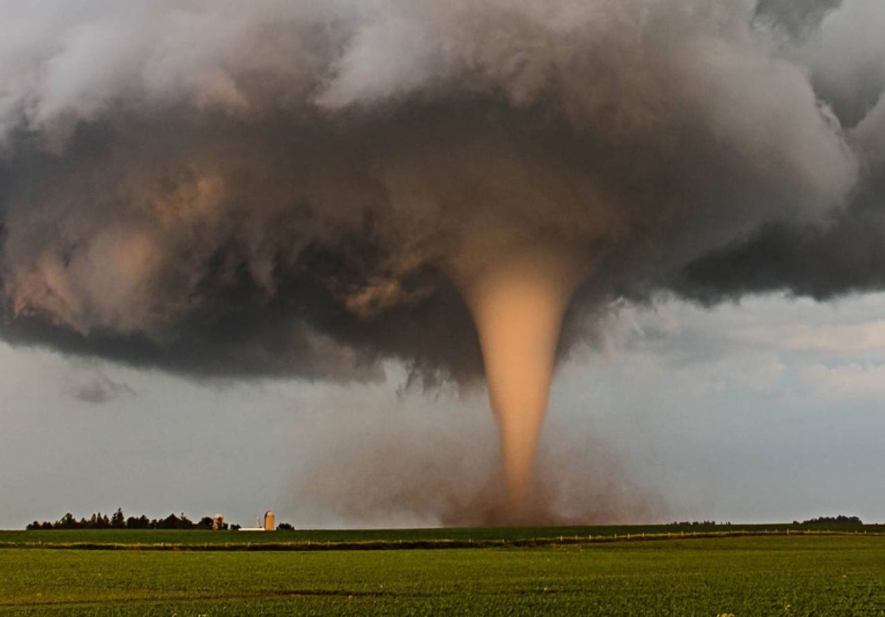 Major Severe Weather Outbreak Possible for Central U.S. Tuesday into ...