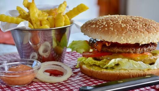 La malbouffe affecte non seulement votre organisme, mais aussi votre sant&eacute; mentale