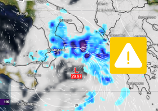 Maltempo, allerta arancione sulla Calabria per il ciclone di Halloween: 