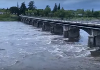 Maltempo in Francia, tanta pioggia e fiumi in piena: ecco i video