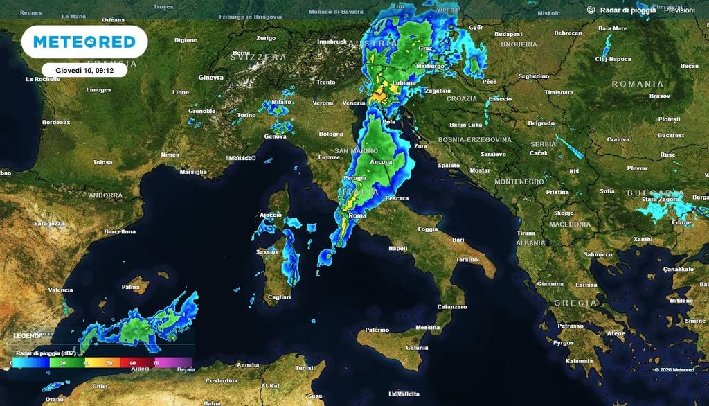 Estesa linea temporalesca attiva sull'Italia Piogge e temporali anche intensi stanno interessando gran parte del Centro Italia