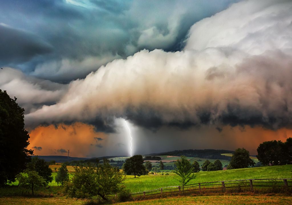 Nubi piogge e temporali, torna l'allerta meteo