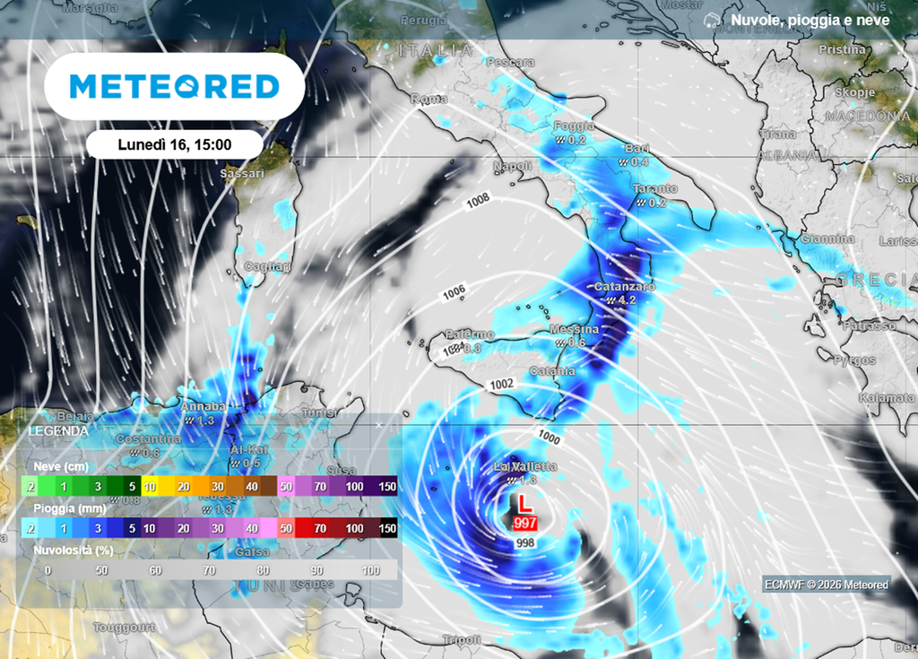 A convogliare sul sud Italia le intense precipitazioni è un vortice ciclonico posizionato nel Mediterraneo, al sud della Sicilia.