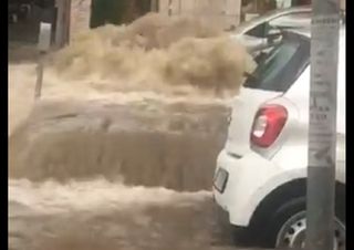 Maltempo, violento nubifragio a Milano: i video degli allagamenti