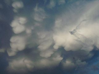 Mammatus en “gota fría”