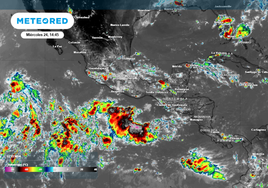 Se espera la llegada de más ondas tropicales a México.