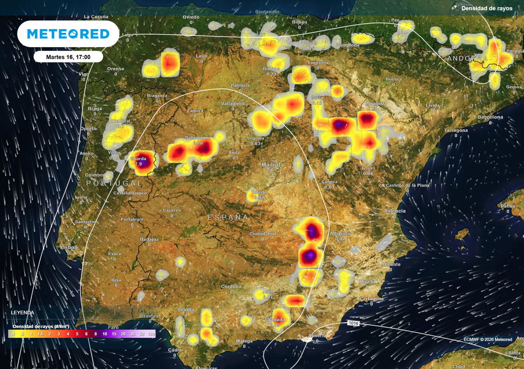 Las nubes convectivas irán acompañadas de abundante aparato eléctrico.