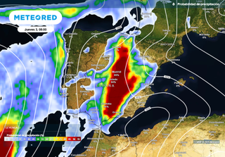 Mañana un frente con lluvias podría quedar anclado sobre Madrid, según algunos modelos: esto dice el nuestro