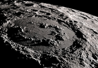 Spazio, mancano meno di 5 mesi al ritorno sulla Luna con la missione Artemis II: come sarà?
