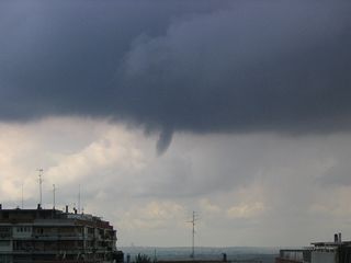 Mangas y tubas en Madrid durante el 22 de Mayo de 2004 (fecha de la boda real)