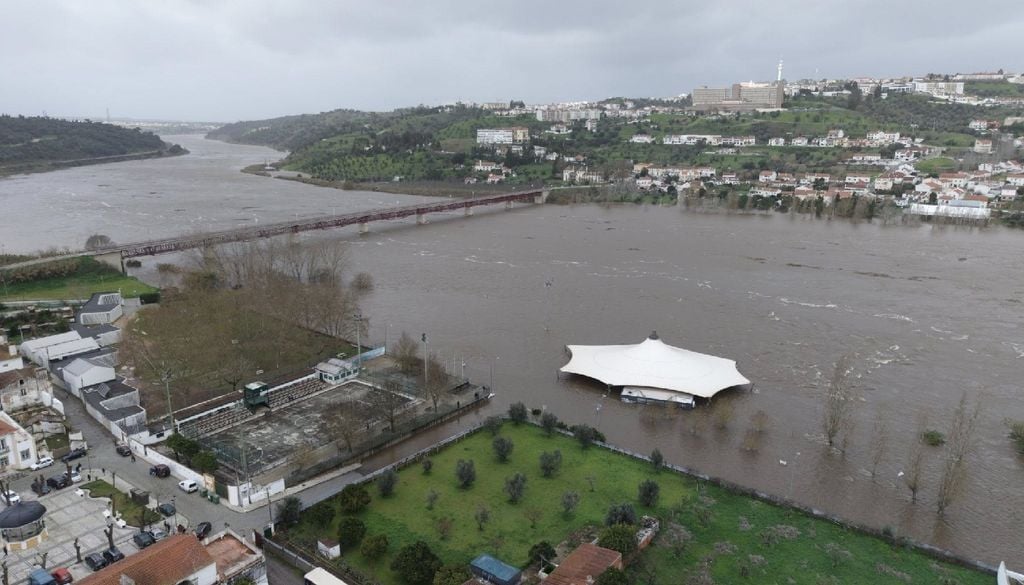 Abrantes enfrentou, em fevereiro, uma das cheias mais graves das últimas décadas, com o Tejo a atingir níveis históricos. Foto: Município de Abrantes