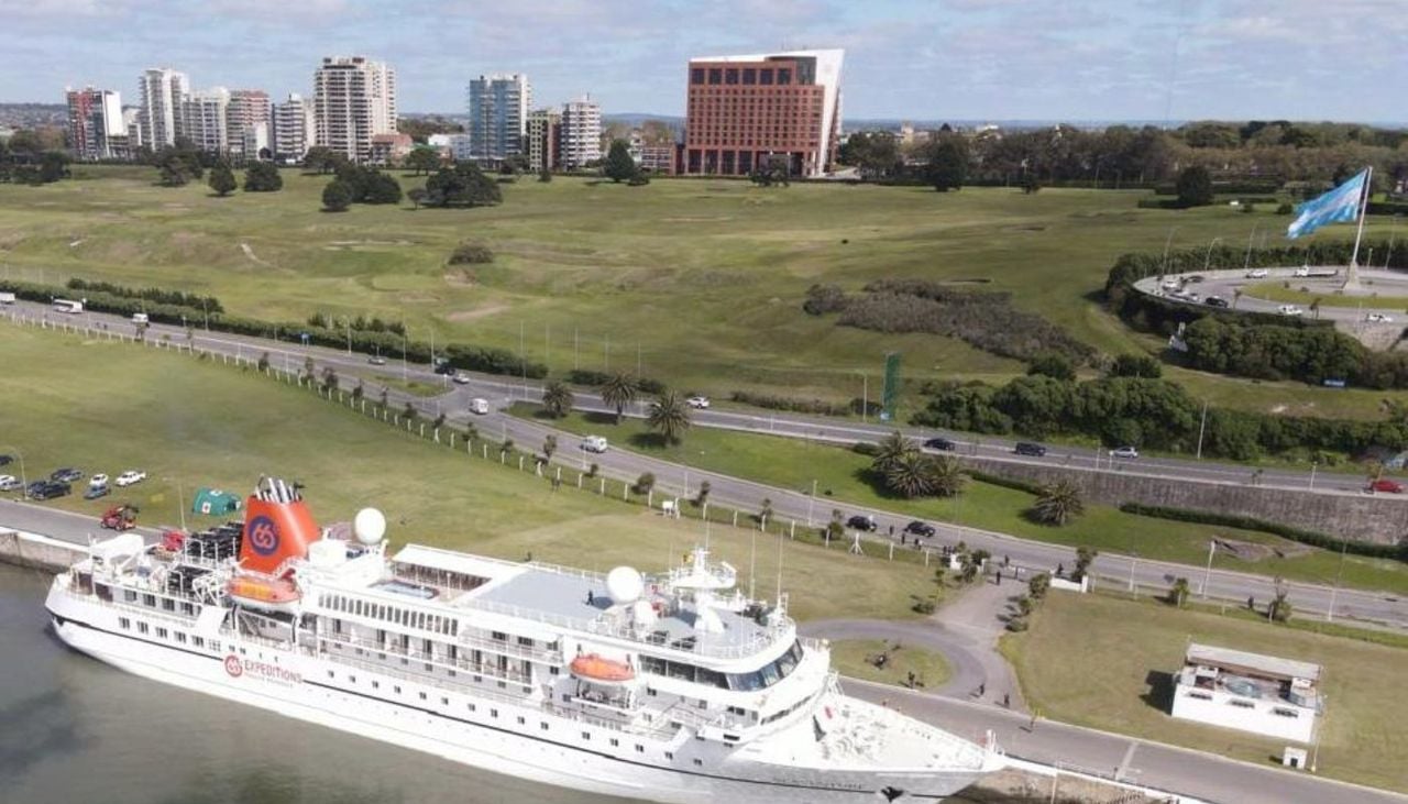 Con el arribo del crucero MS Seaventure, Mar del Plata se suma formalmente al circuito de cruceros internacionales. | Foto: Secretaría de Turismo, Ambiente y Deportes de la Nación