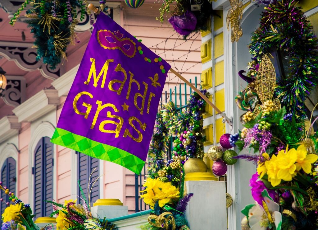 mardi gras parade performers