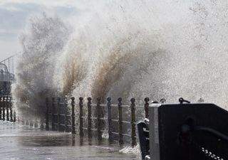 Marejadas en las costas de Chile hasta el miércoles: estas son las regiones afectadas