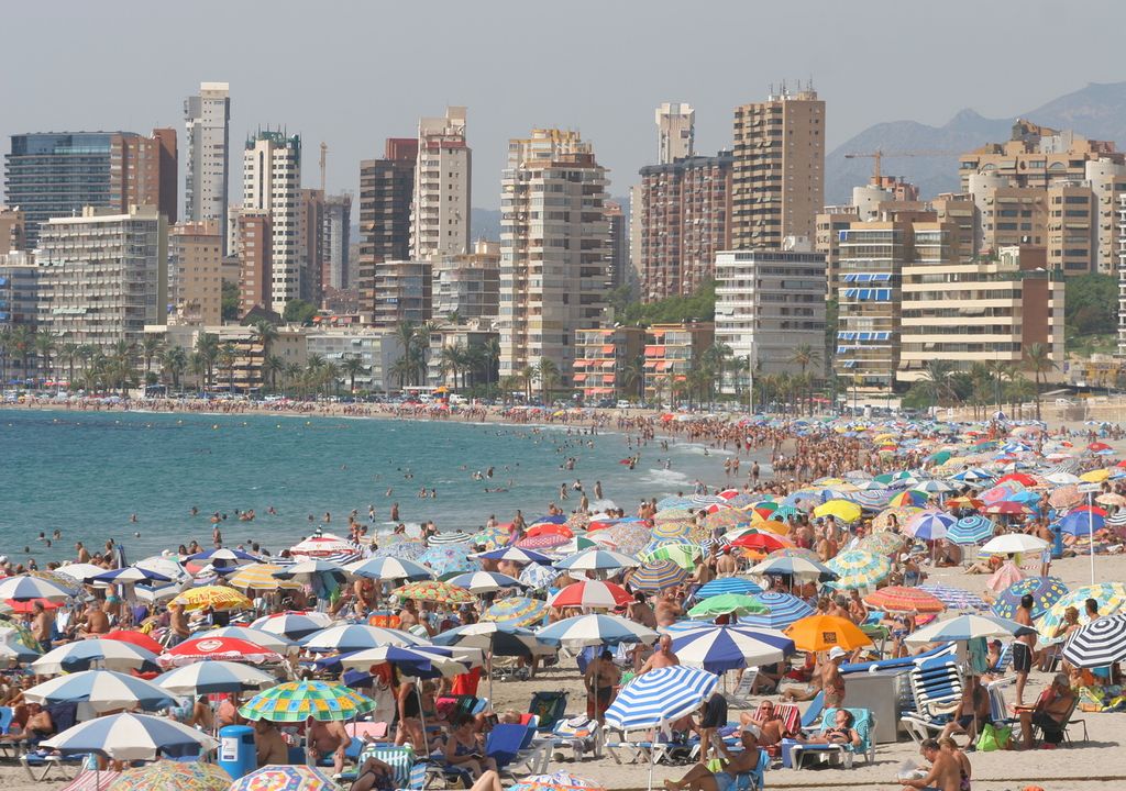 El Mediterráneo se calienta poco a poco y vive estos días una ola de calor marina. Su temperatura alcanzará los 29 ºC en zonas del archipiélago balear, el mar de Liguria, el mar Tirreno y el norte del mar Adriático. Un chapuzón en la playa no refresca mucho.