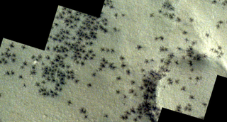 La sonda espacial Mars Express observa signos extraños de "arañas" en Marte