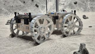 Marsrover „schwimmt“ durch den Sand: Neue Räder nach dem Vorbild der Wüsteneidechse gestaltet