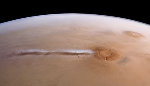 Marte, il mistero della gigantesca nube di 1800 km sul Arsia Mons: una nuova ipotesi "estrema" emerge dai modelli meteo