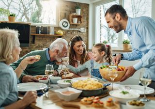 Más abuelos pero menos parientes en general: así serán las familias del futuro