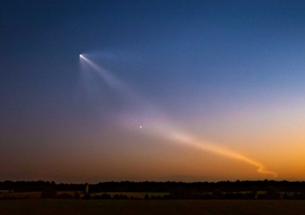 Starlink SpaceX Musk satélites basura chatarra espacial Peter Forister, de Gordonsville, Virginia, tomó esta imagen a las 19:38 del 24 de septiembre de 2022.