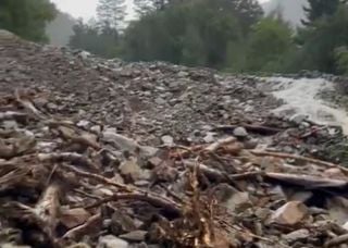 Más de 250 l/m2, ríos desbordados y grandes desprendimientos: las imágenes de los efectos de la DANA en el Pirineo