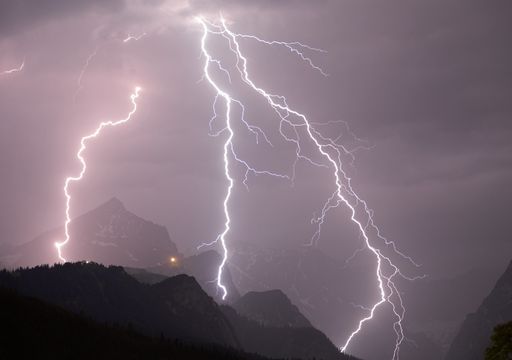 M&aacute;s de 30 l/m2: las tormentas fuertes afectar&aacute;n al noroeste e interior este peninsular a partir de las 15 horas