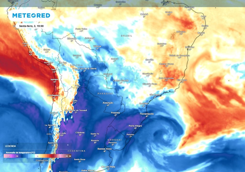 Previsão de anomalias de temperatura em 850 hPa na tarde de sexta-feira mostra que a massa avançará até a altura da região Norte, atingindo com muita intensidade o Sul e o Sudeste.